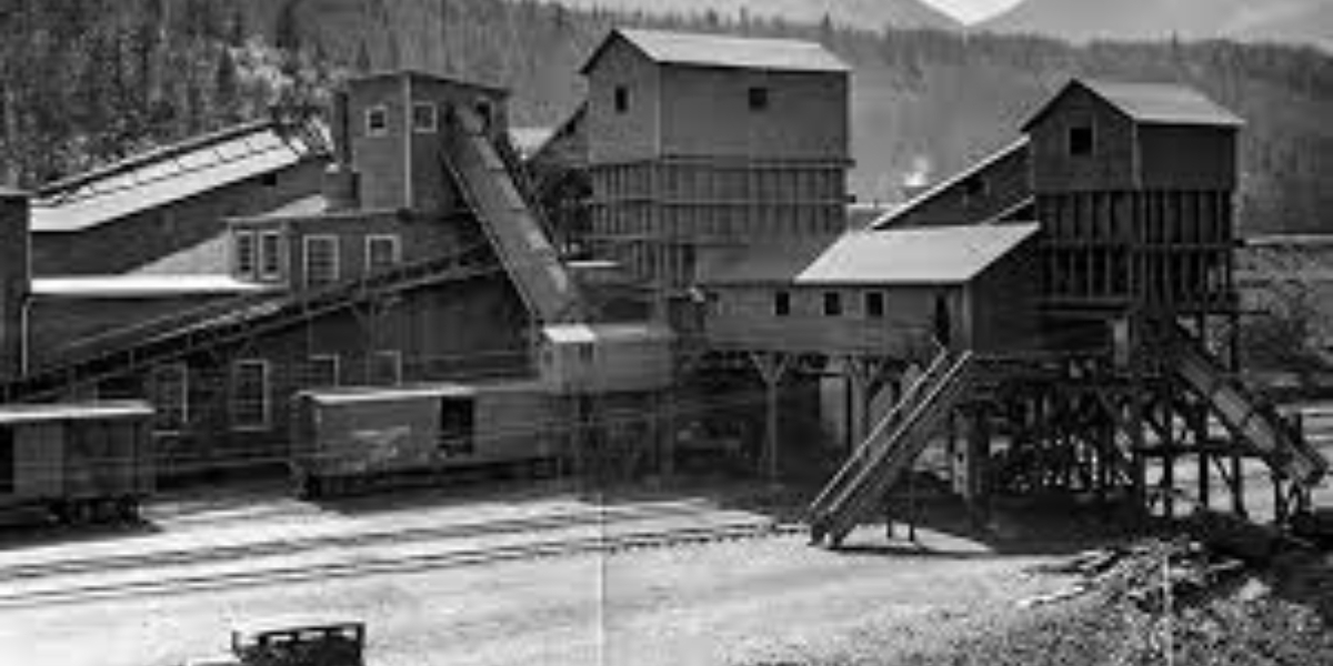 an old black and white photo of the Canmore Mine