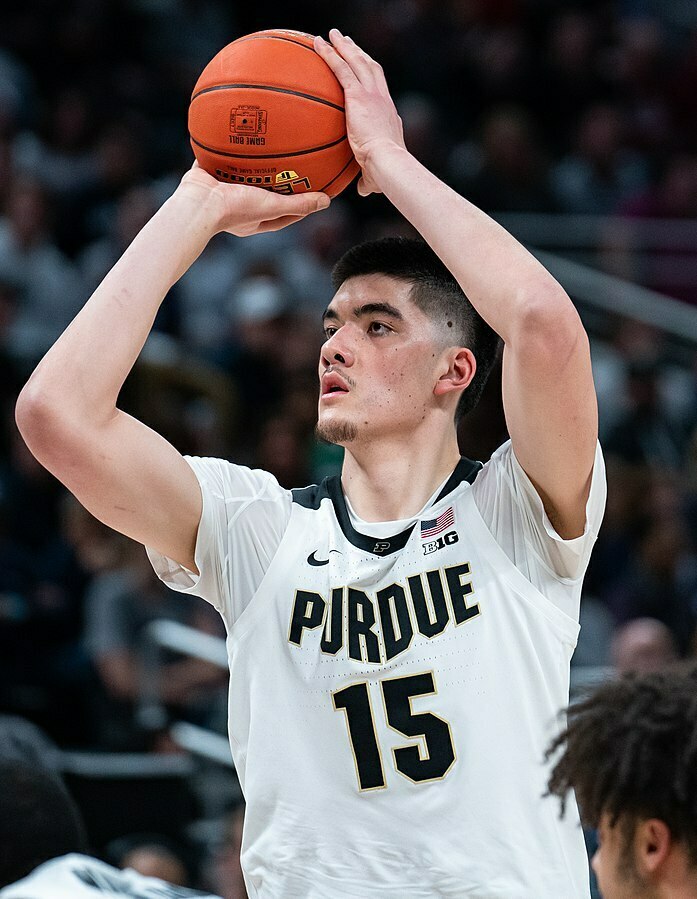 Zachary Edey in his Purdue jersey shooting a shot 