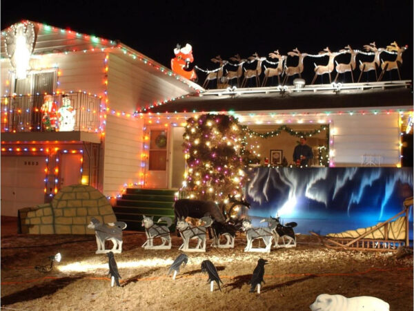 Ted Gardiner and Kate Jenvey's display on Candy Cane Lane in 2002  Jimmy Jeong  Edmonton Journal