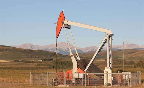 Pumpjack in the Southern Alberta foothills | Canva