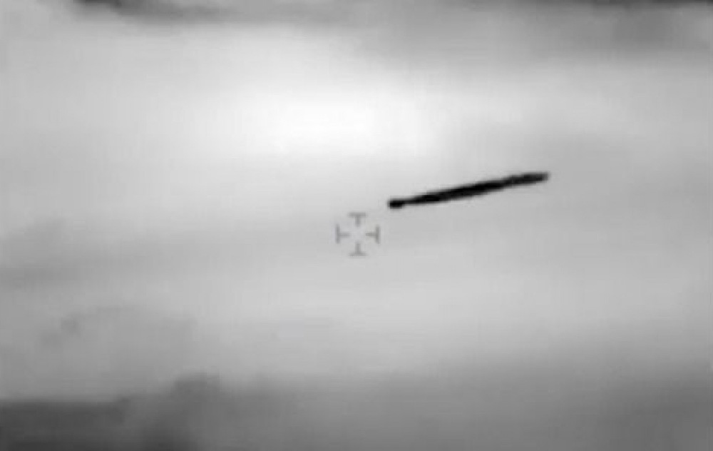 UFO sighting captured by the Chilean navy that was later debunked as Iberia flight 6830 | Newsweek